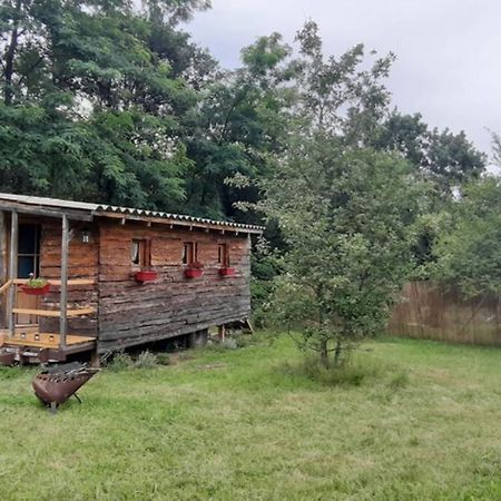 Charmante Roulotte Atypique Jaujac Exteriör bild