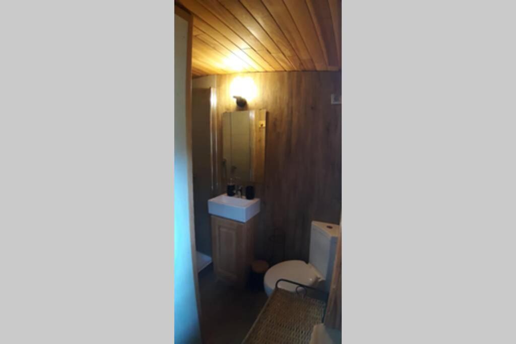Charmante Roulotte Atypique Jaujac Exteriör bild